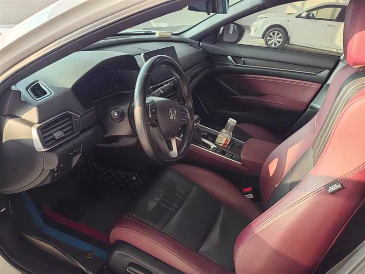 Фото 7 - Honda Inspire