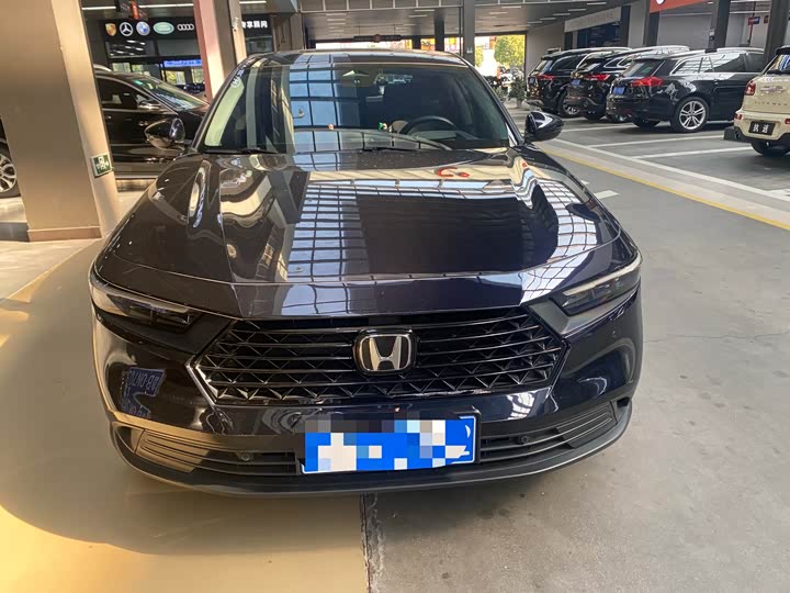 Фото 2 - Honda Accord