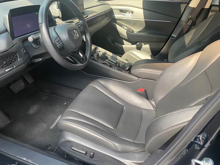 Фото 5 - Honda Accord