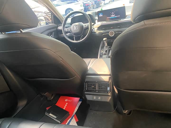 Фото 9 - Honda Accord