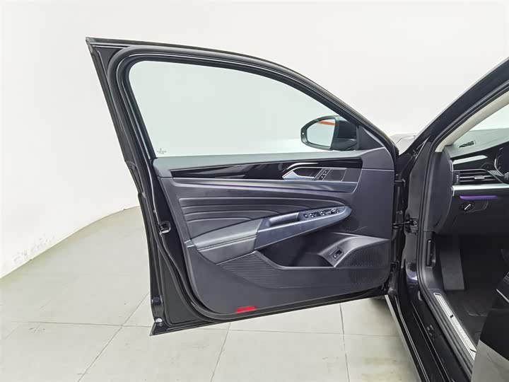 Фото 8 - Volkswagen Passat