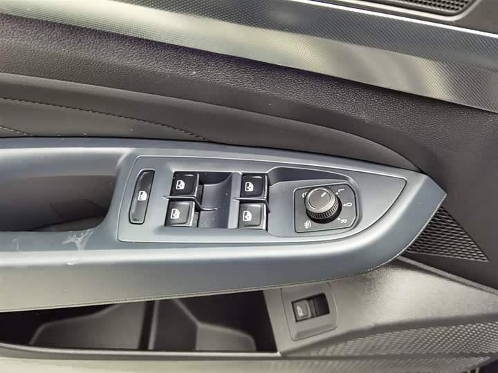 Фото 9 - Volkswagen Passat