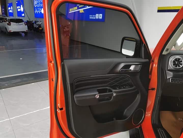 Фото 3 - Tank 300