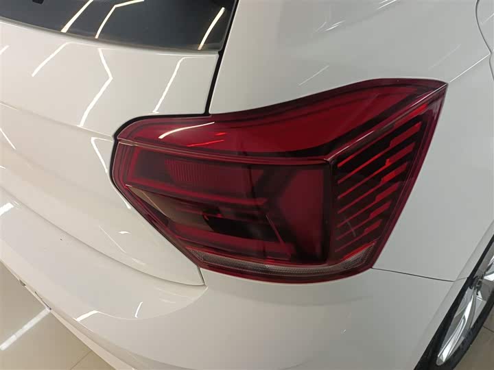 Фото 8 - Volkswagen Polo