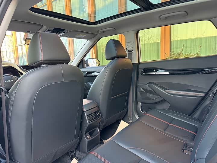 Фото 6 - Kia KX3