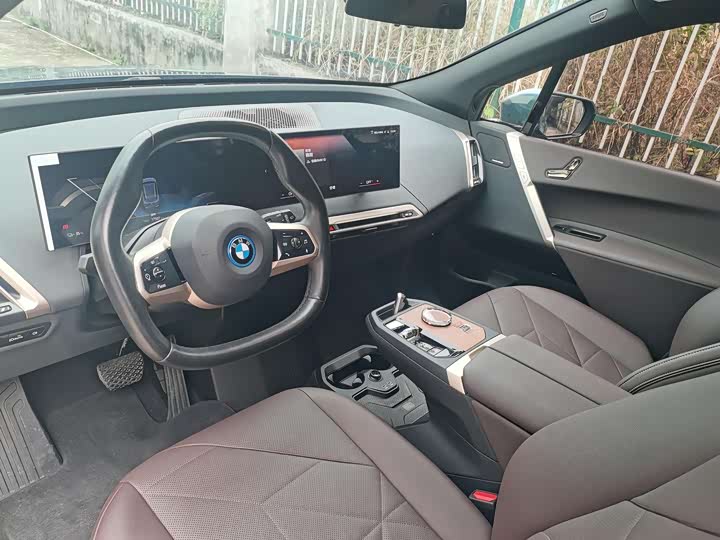 Фото 9 - BMW iX