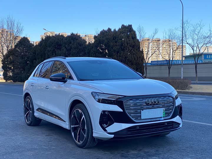 Фото 3 - Audi Q4 e-tron