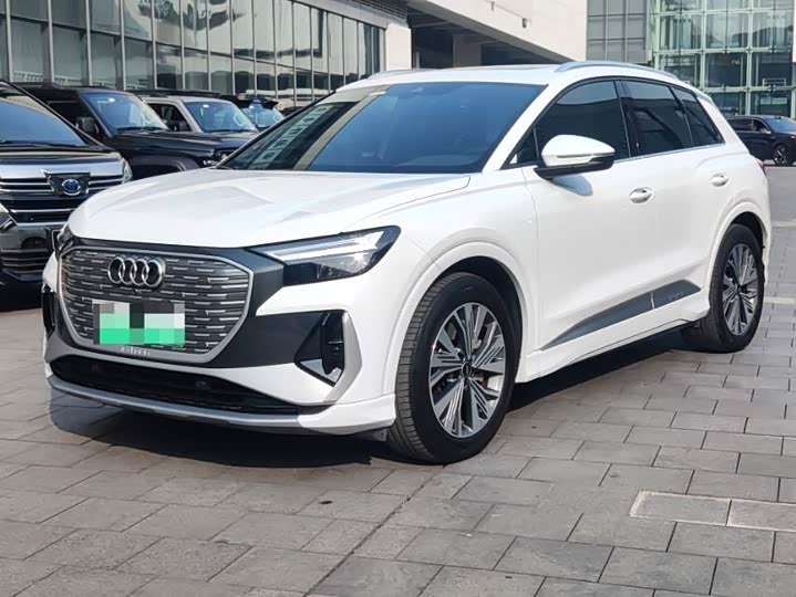 Фото 1 - Audi Q4 e-tron