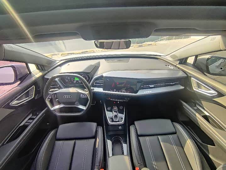 Фото 4 - Audi Q4 e-tron