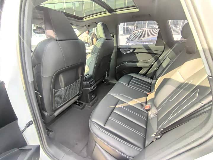 Фото 5 - Audi Q4 e-tron