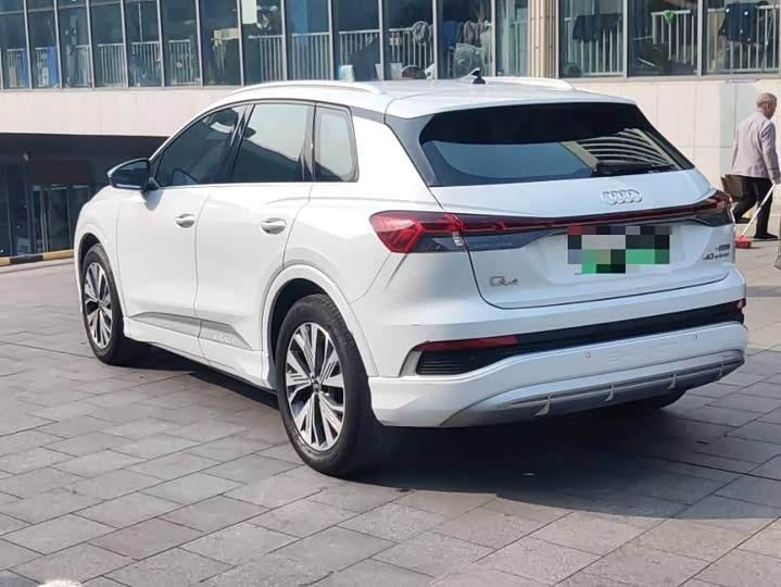 Фото 7 - Audi Q4 e-tron