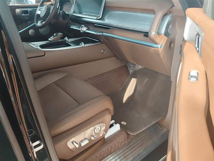 Фото 8 - Tank 700 Hybrid