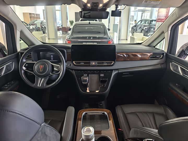 Фото 8 - Hongqi HQ9 Hybrid