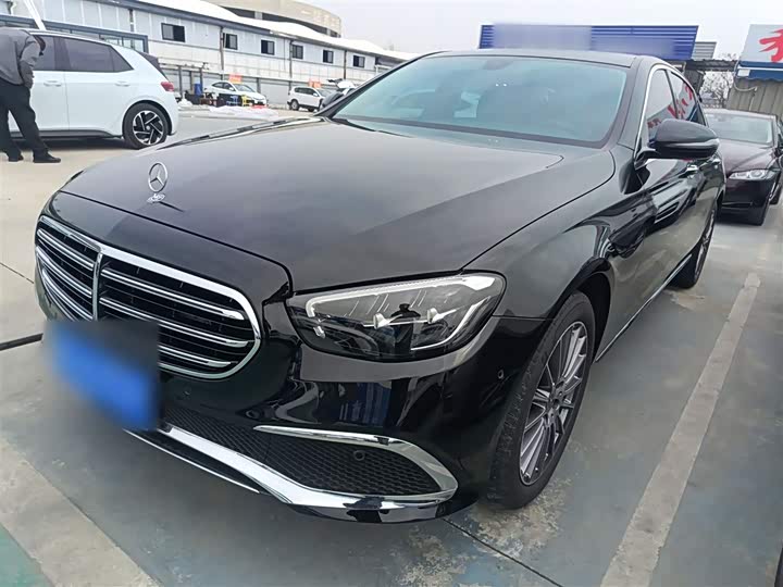 Фото 2 - Mercedes-Benz E-Class