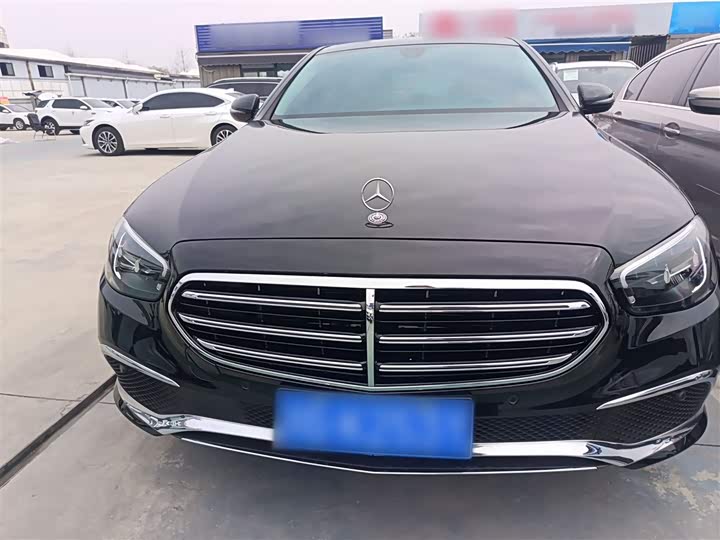 Фото 3 - Mercedes-Benz E-Class