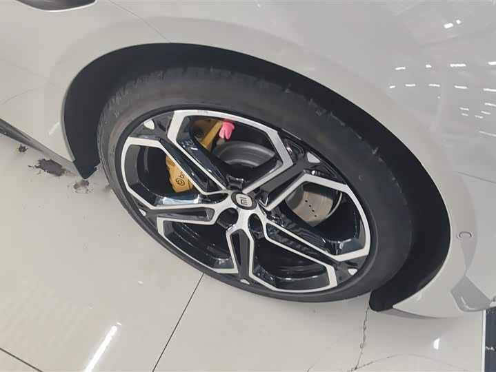 Фото 6 - Xiaomi SU7