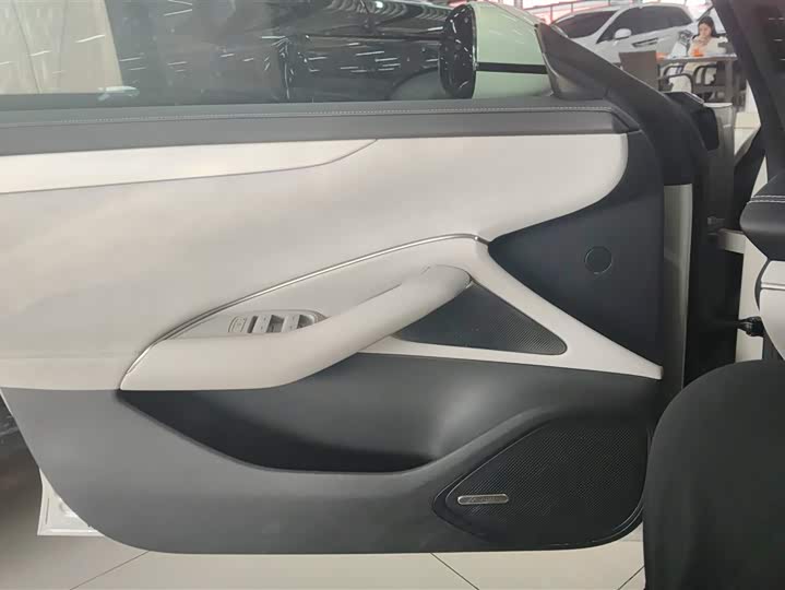 Фото 7 - Xiaomi SU7