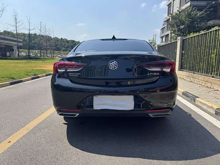 Фото 8 - Buick Regal