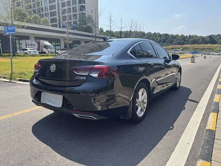 Фото 9 - Buick Regal