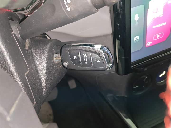 Фото 9 - Citroen C3-XR