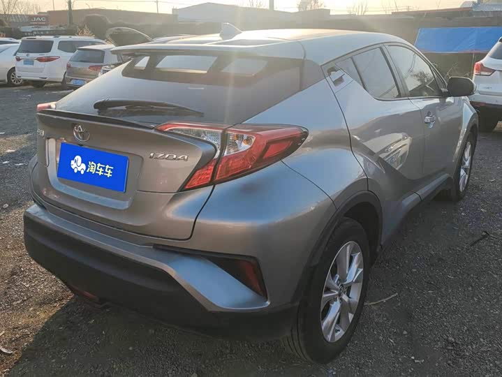 Фото 3 - Toyota Izoa