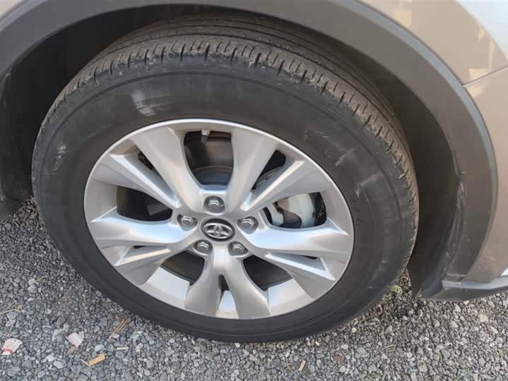 Фото 6 - Toyota Izoa