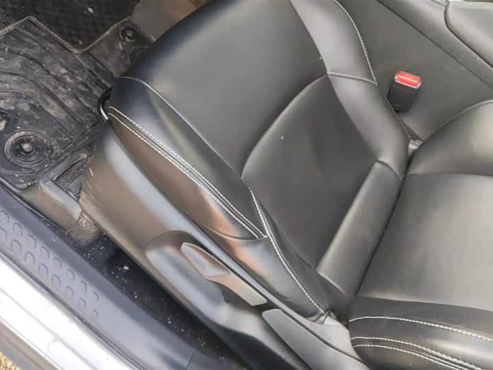 Фото 9 - Toyota Izoa