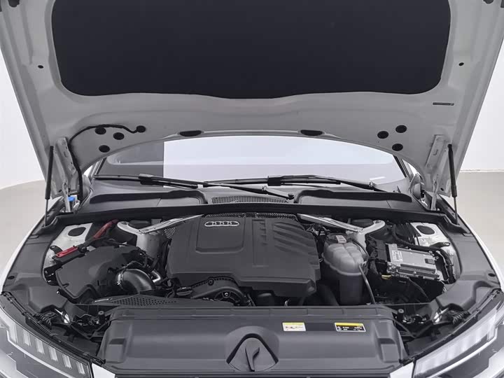 Фото 6 - Audi A4L