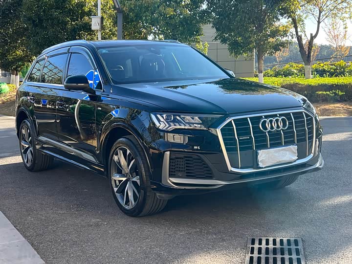 Фото 3 - Audi Q7