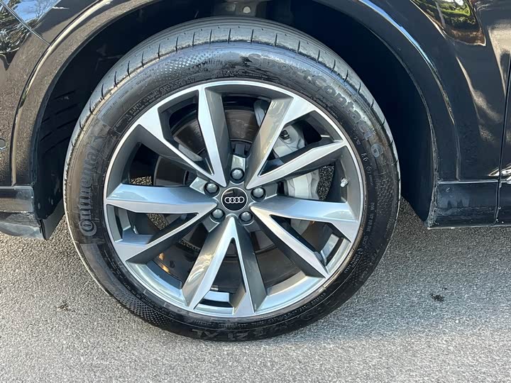 Фото 5 - Audi Q7