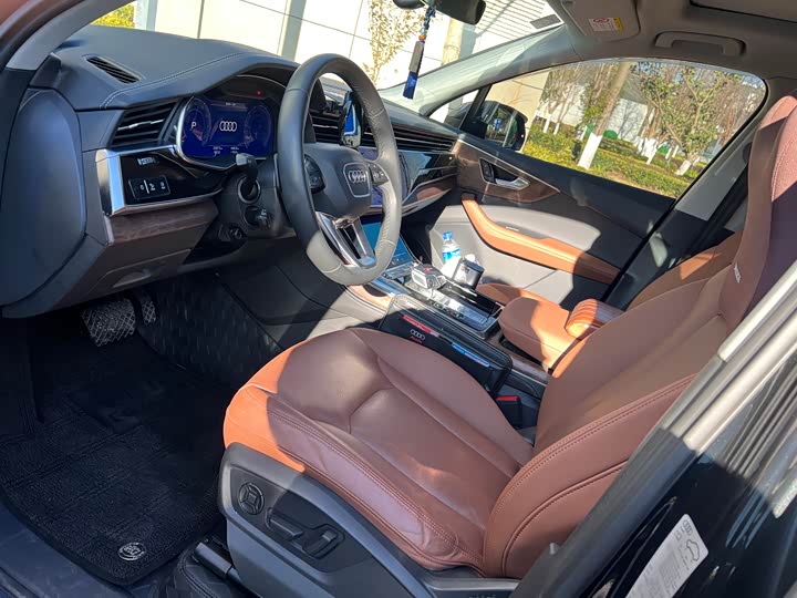 Фото 6 - Audi Q7