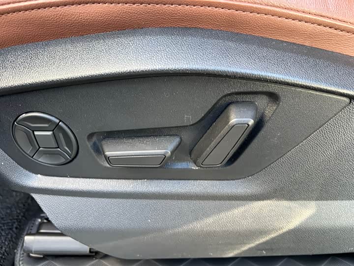 Фото 9 - Audi Q7