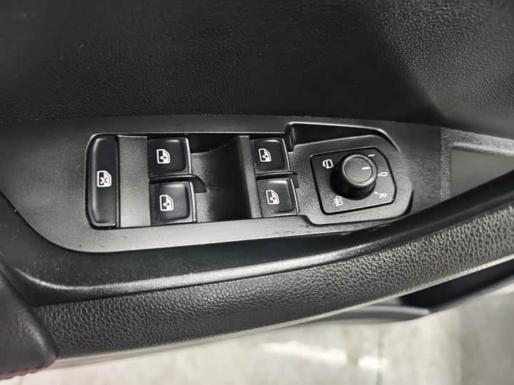 Фото 8 - Skoda Karoq