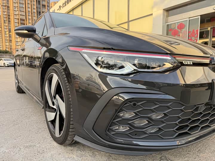 Фото 6 - Volkswagen Golf GTI