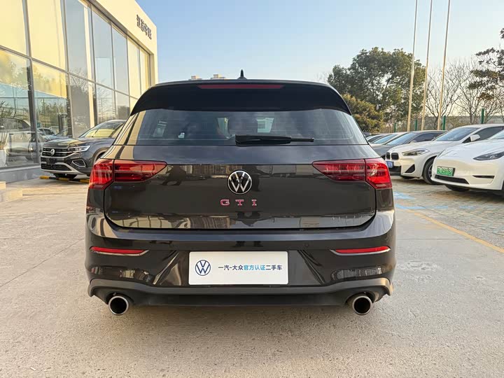 Фото 7 - Volkswagen Golf GTI