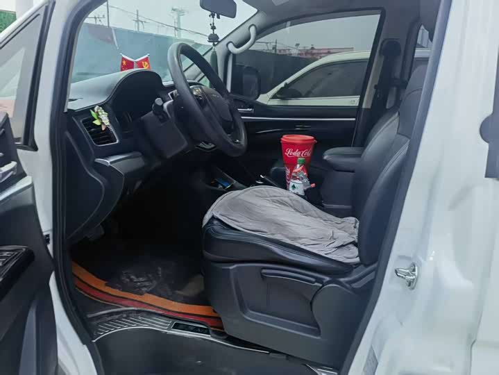 Фото 2 - Dongfeng Forthing Lingzhi M5 EV