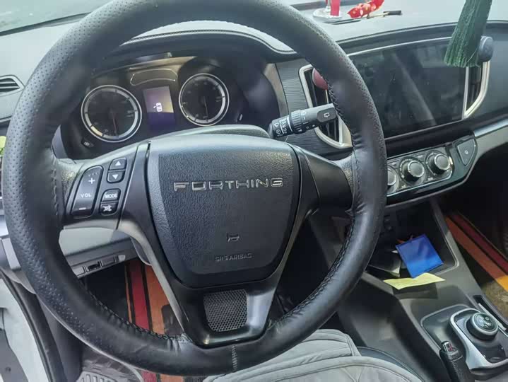 Фото 3 - Dongfeng Forthing Lingzhi M5 EV