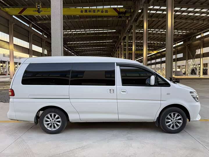 Фото 6 - Dongfeng Forthing Lingzhi M5 EV