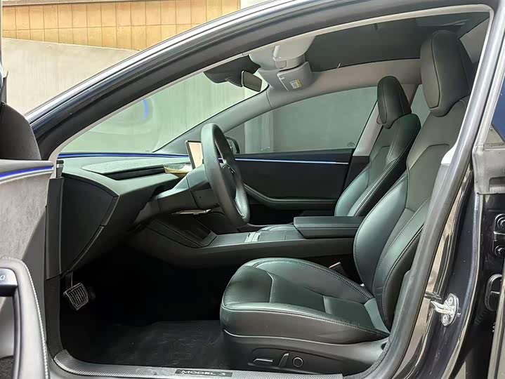 Фото 8 - Tesla Model 3