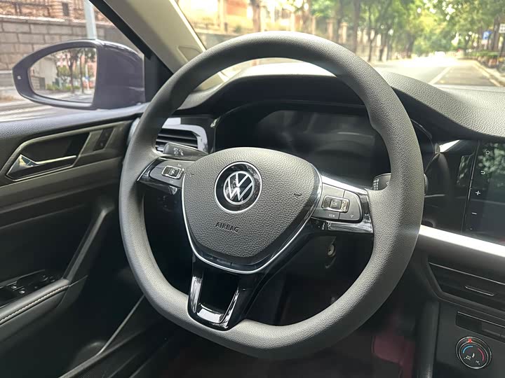 Фото 4 - Volkswagen Lavida
