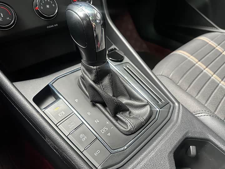 Фото 9 - Volkswagen Lavida