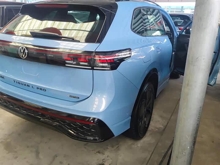 Фото 3 - Volkswagen Tiguan L Pro