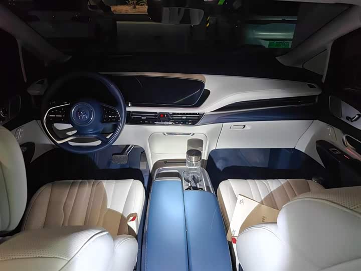 Фото 3 - Buick GL8 Century