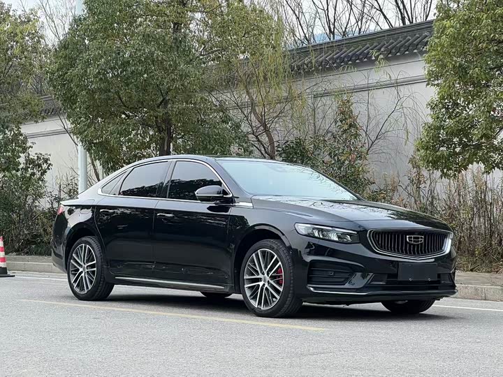 Фото 3 - Geely Preface