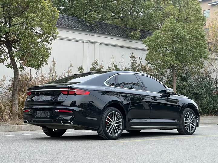 Фото 4 - Geely Preface