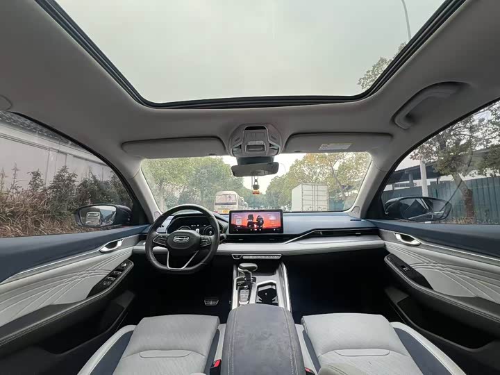 Фото 9 - Geely Preface