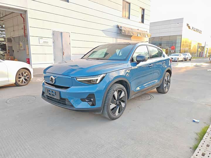 Фото 1 - Volvo C40