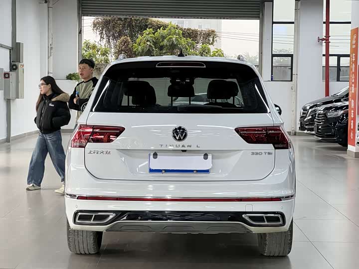Фото 4 - Volkswagen Tiguan L Pro