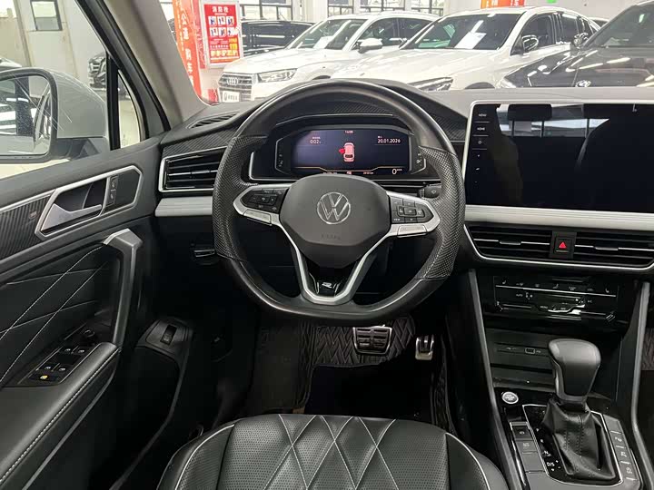 Фото 9 - Volkswagen Tiguan L Pro