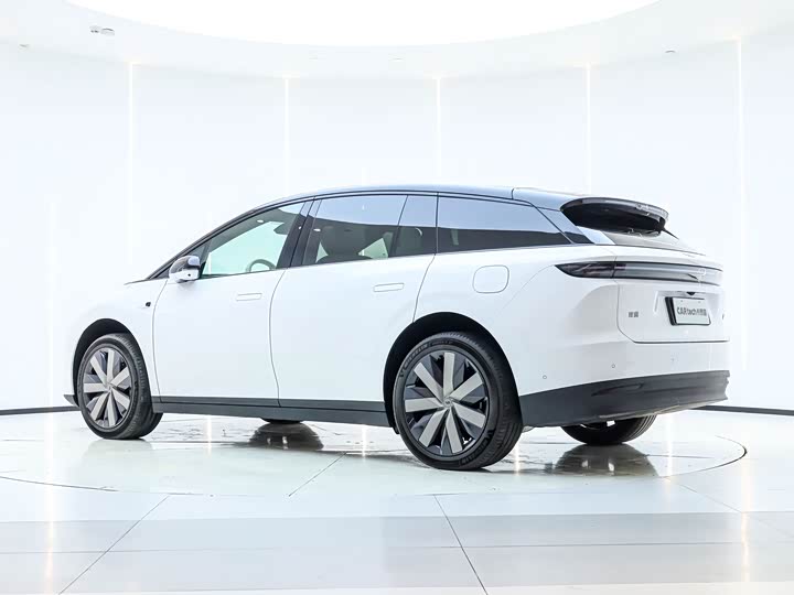 Фото 3 - LiXiang i6